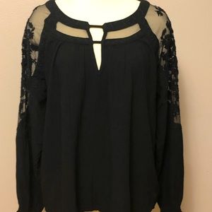 NWOT! American Eagle Top Size XL
